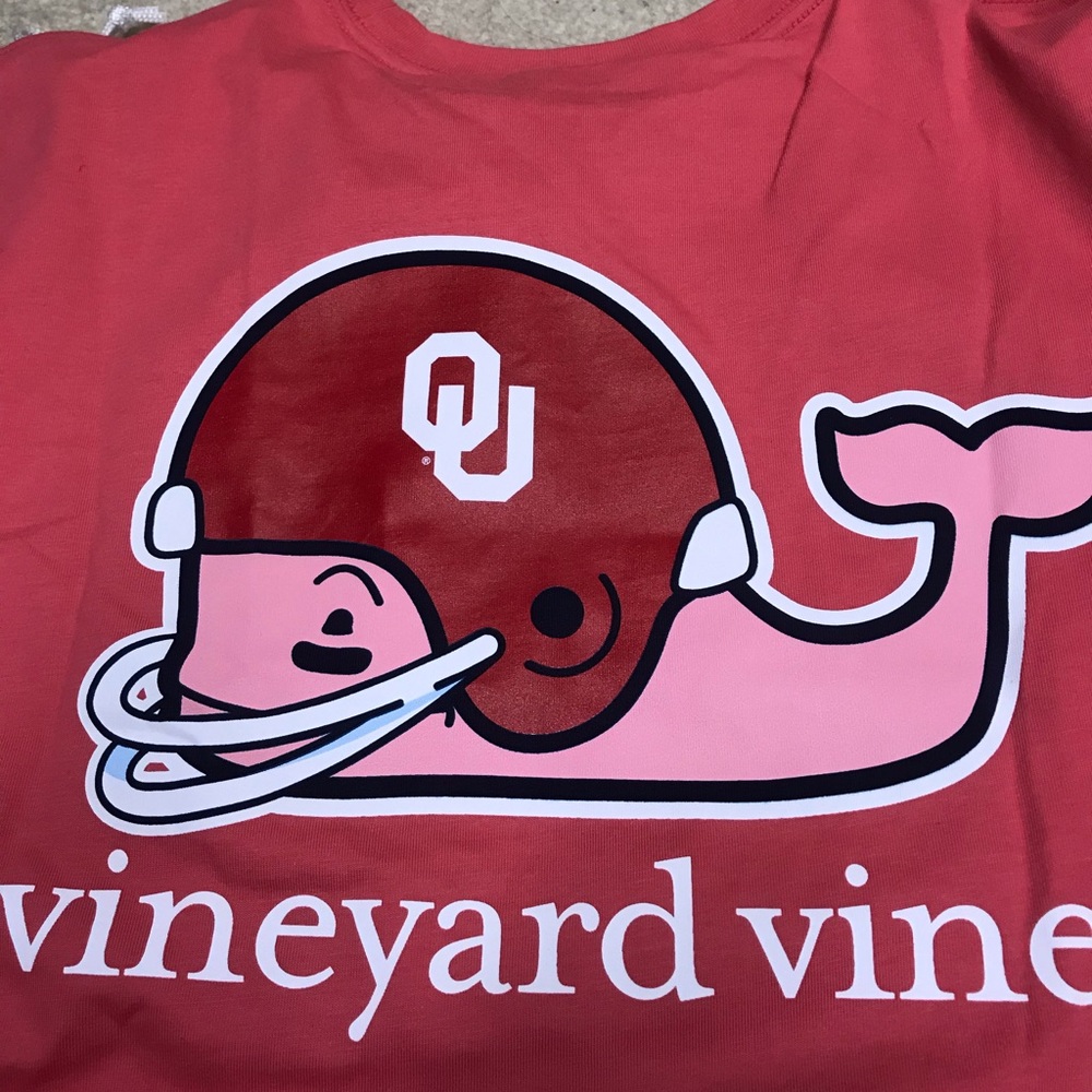 Vineyard Vines tee